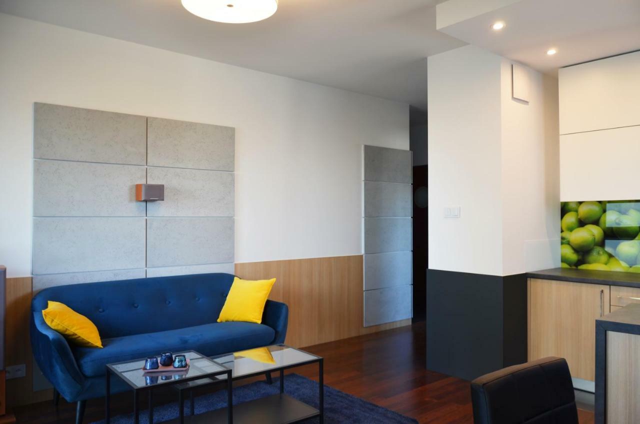 Aleja Wyscigowa 4C By Homeprime Varšava Exteriér fotografie
