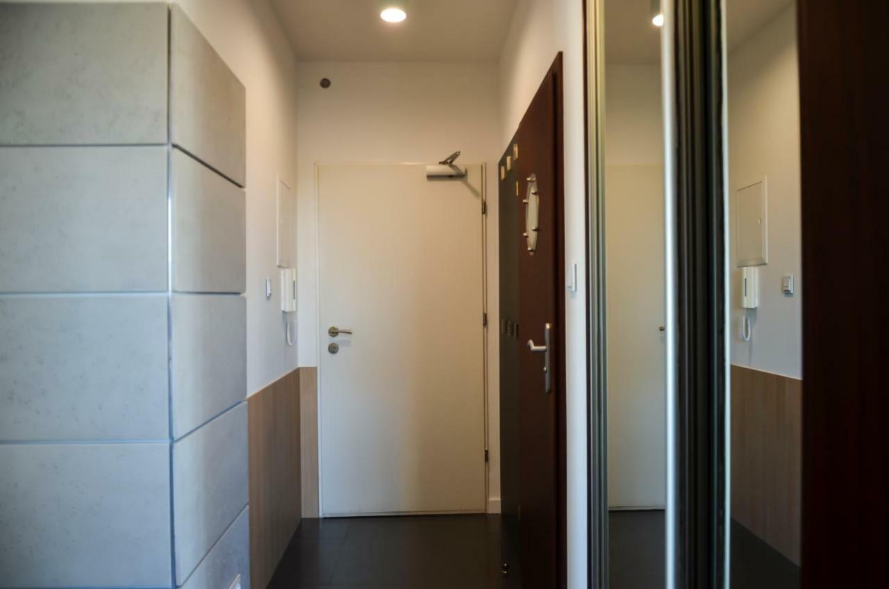 Aleja Wyscigowa 4C By Homeprime Varšava Exteriér fotografie